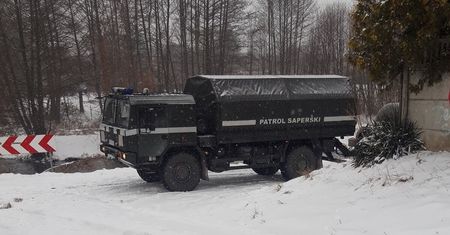 Wyłowił z Bystrzycy pocisk artyleryjski. Akcja saperów na Wrotkowie