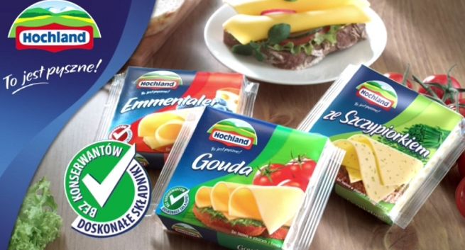 Odwiedziny sąsiadek i koleżanek w kampanii nowych serów Hochland (wideo)
