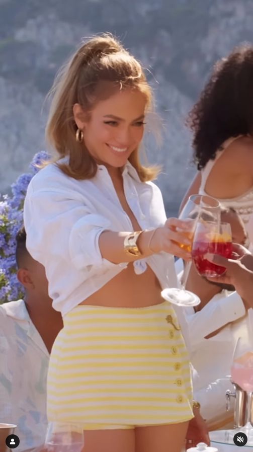 Jennifer Lopez skrytykowana za reklamowanie alkoholu