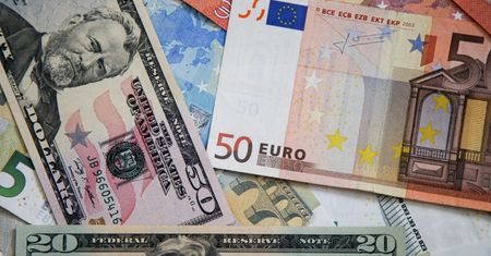 Euro warte tyle, co dolar. Oto dlaczego to niepokojący sygnał dla Europy