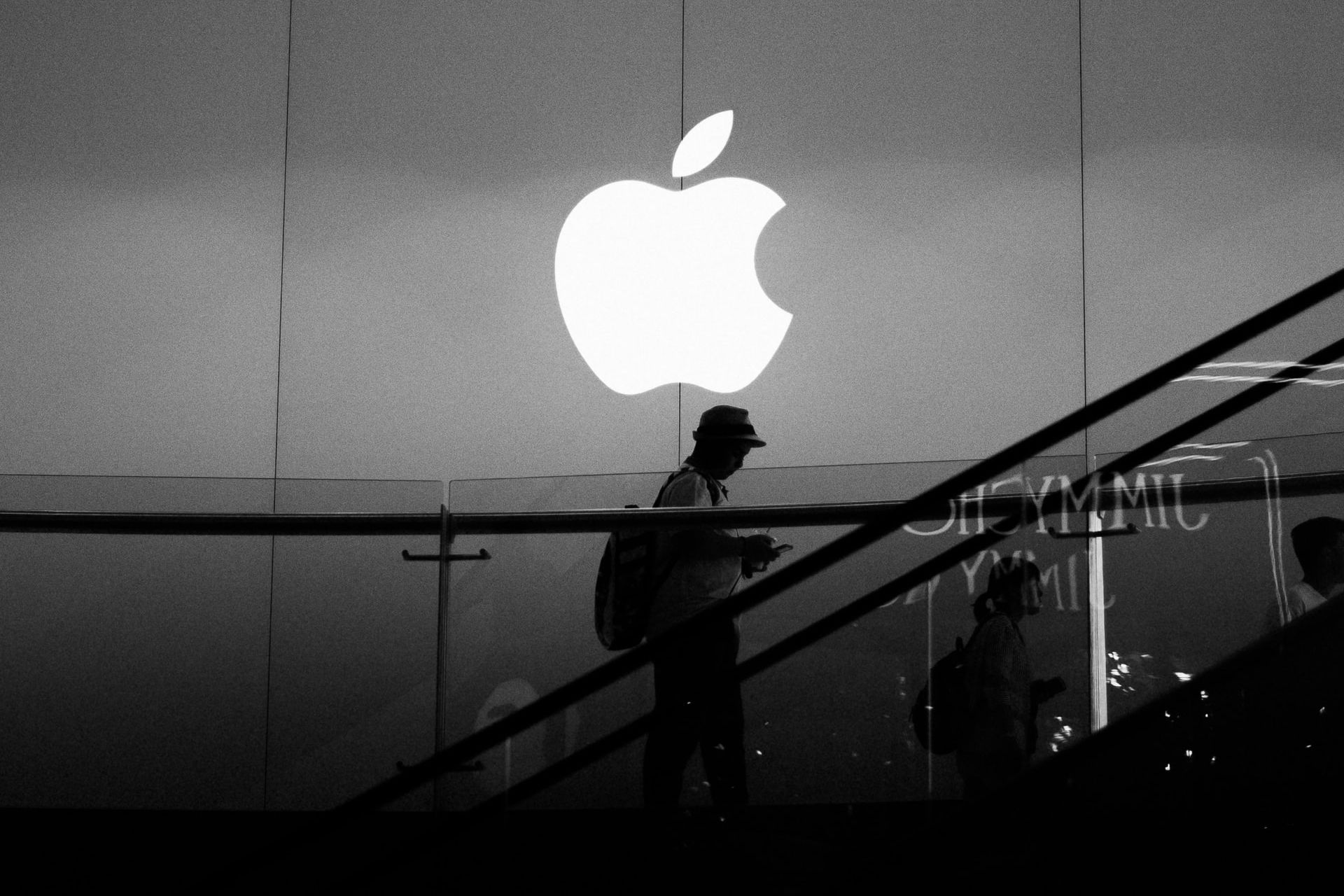 Apple wstrzymuje sprzedaż iPhone'ów w Rosji. Na tym nie koniec 1