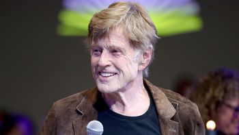 Robert Redford uchodził za największego przystojniaka Hollywood: "Flirtował z kilkoma dziewczynami na raz". Tak prezentował się na zdjęciach z młodości