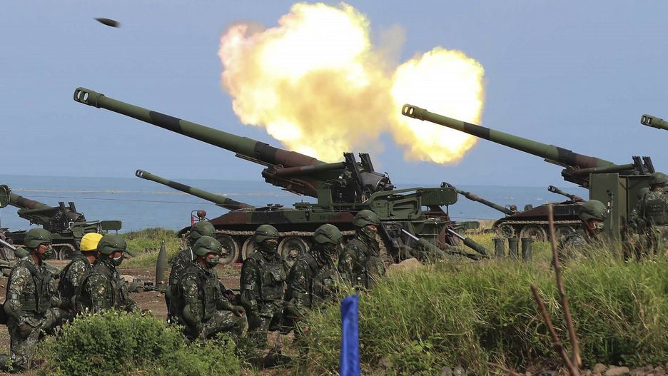 arch47
In this photo released by the Taiwan Military News Agency, Taiwanese artillery guns fire live rounds during anti-landing drills as part of the Han Guang exercises held along the Pingtung coast in Taiwan, Thursday, Sept. 16, 2021. Taiwan's annual five-day Han Guang military exercises is designed to prepare the island's forces for an attack by China, which claims Taiwan as part of its own territory. (Military News Agency via AP), APTOPIX
Military News Agency