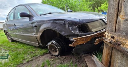 Jechał passatem na samej feldze. Trafił na policjantów po służbie