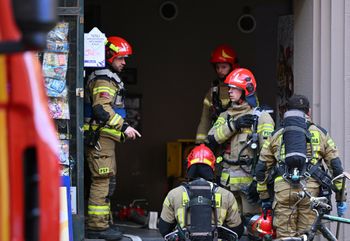 Tragiczny pożar w Warszawie. Zwęglone ciało w mieszkaniu i ranne dziecko