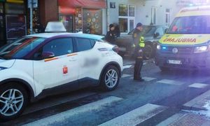 Taksówka stanęła na pasach. Dramat. "Przewoził dwie kobiety"