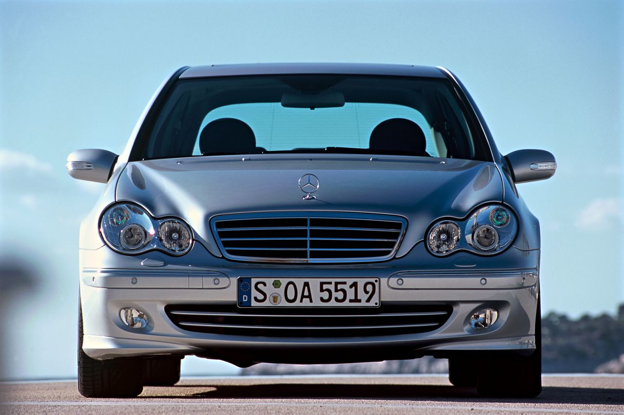 Mercedes-Benz Klasy C oznaczony kodem W203 to druga generacja modelu.