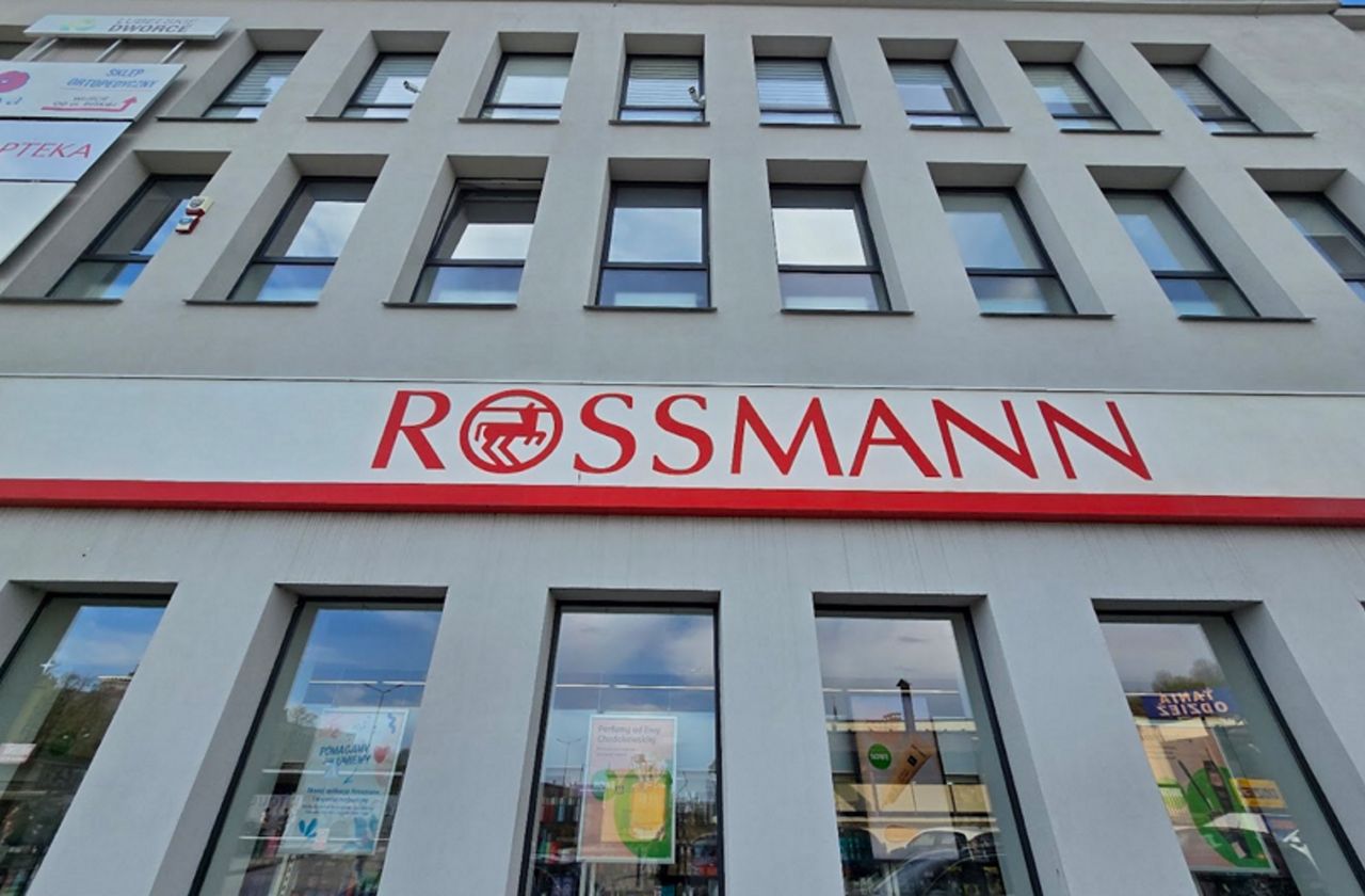 Nowe promocje w Rossmannie. Niemiecka sieć rozdaje gratisy