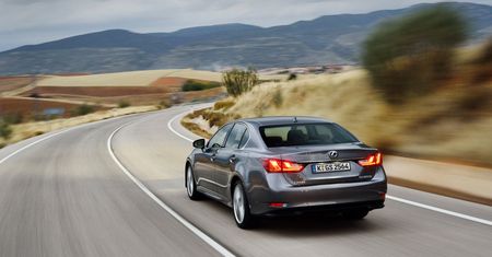Lexus GS 300h debiutuje w Europie