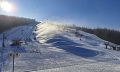 Najdłuższy w centralnej Polsce. Góra czeka na narciarzy