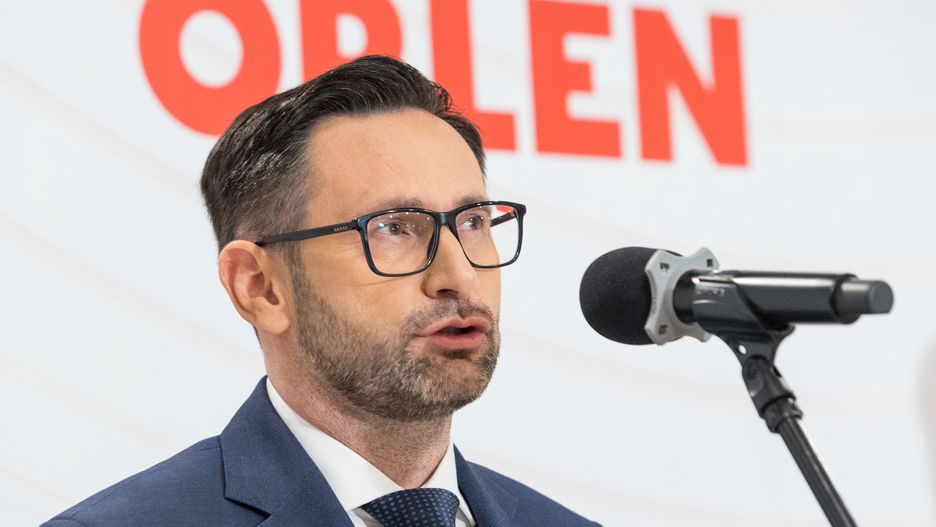 PKN Orlen President Daniel Obajtek is speaking at the press conference where Robert Kubica is being announced as an AF Corse Ferrari driver, in Warsaw, Poland, on November 29, 2023. (Photo by Foto Olimpik/NurPhoto via Getty Images)