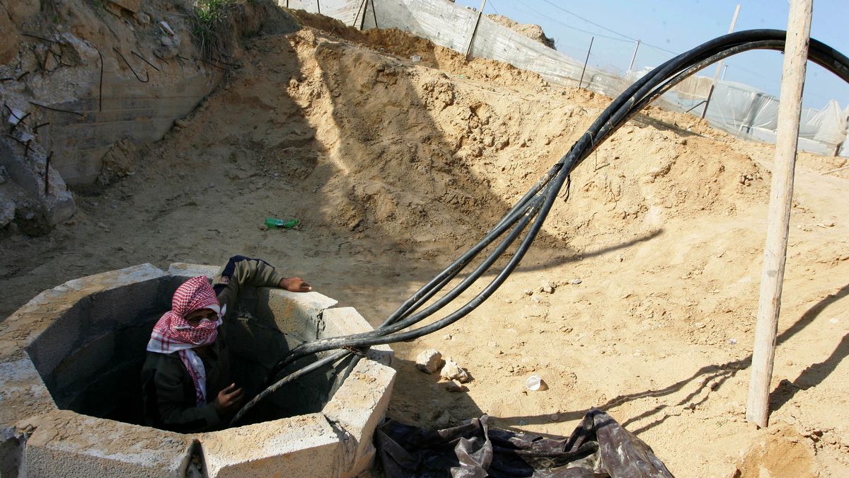 Włazy w Strefie Gazy prowadzą, do podziemnej sieci tuneli, zwanych "metrem"