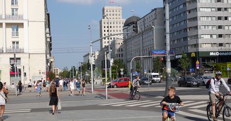 Wojna samochodowo-rowerowa. "Rowerzysta zawsze jest bardziej narażony"