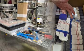 Produkowali i sprzedawali nielegalne sterydy. Policja rozbiła gang