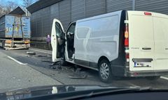 Makabra na DK1. Zwłoki wypadły z trumny