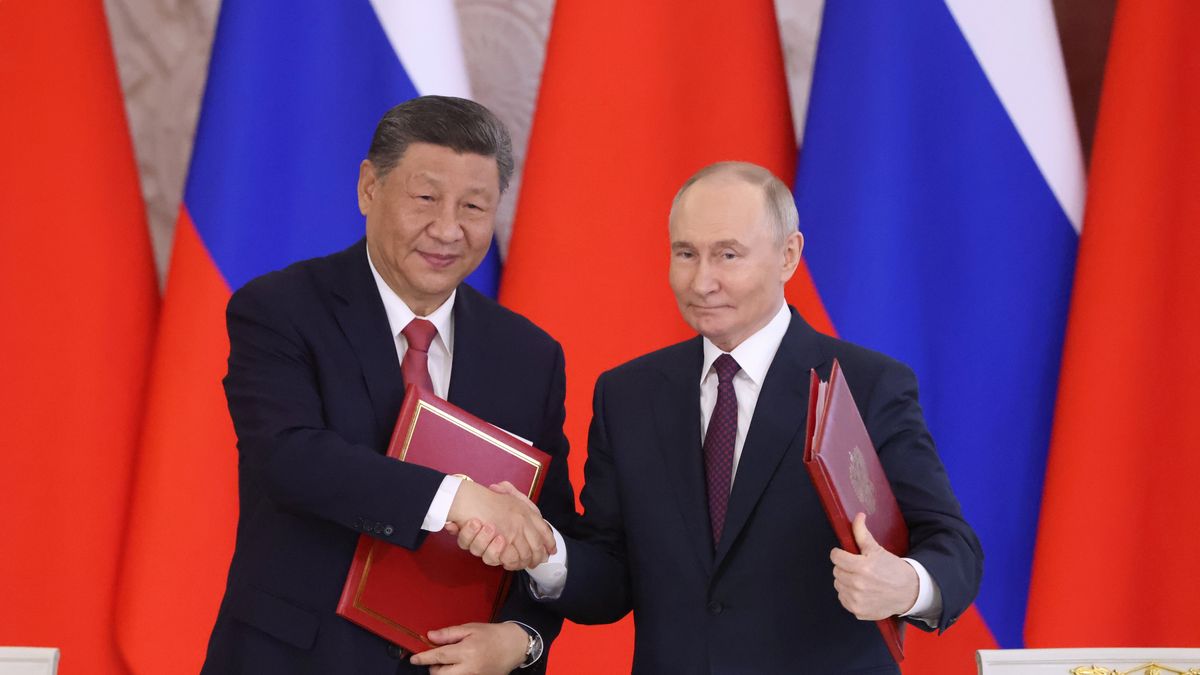 Xi Jinping i Władimir Putin w Moskwie, 8 maja 2025 roku