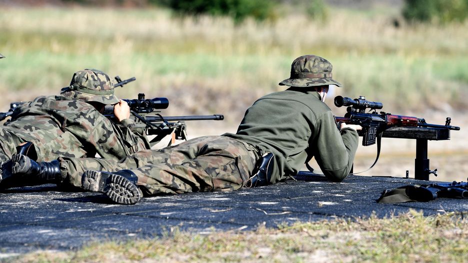 �wiczenia na poligonie
Nowa D�ba, 12.09.2019. �o�nierze 3. Podkarpackiej Brygady Obrony Terytorialnej podczas wsp�lnych �wicze� z �o�nierzami Gwardii Narodowej stanu Illinois z USA na poligonie w Nowej D�bie, 12 bm. To pierwsza wizyta szkoleniowa �o�nierzy USA w podkarpackiej brygadzie. (dd/awol) PAP/Darek Delmanowicz
Darek Delmanowicz
�wiczenia, poligonie, poligon, obrona, terytorialna, podkarpackiej, brygady, obrony, terytorialnej, terytorialsi, gwarii, narodowej, usa, �o�nierz, �o�nierze, armia, wojsko, strzelnica, strzelanie, ilustracja, ilustracje