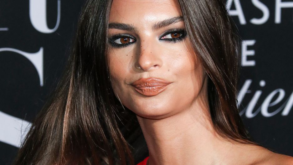 Emily Ratajkowski jest w ciąży. Płaski brzuch? Dopiero za kilka miesięcy