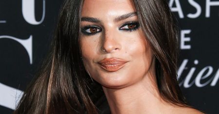 Emily Ratajkowski jest w ciąży. Idealnie płaski brzuch? Dopiero za kilka miesięcy