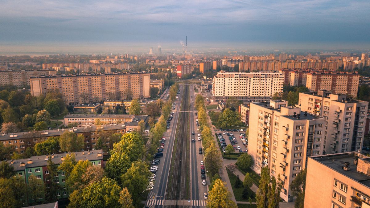 Jesienią i zimą temperatura w lokalach nie może spadać poniżej 16 stopni Celsjusza - takie są zasady w wielu spółdzielniach