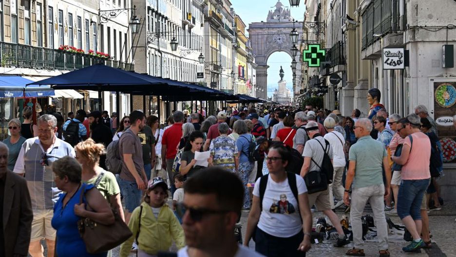 Lizbona jest niemalże przez cały rok zalewana przez turystów 