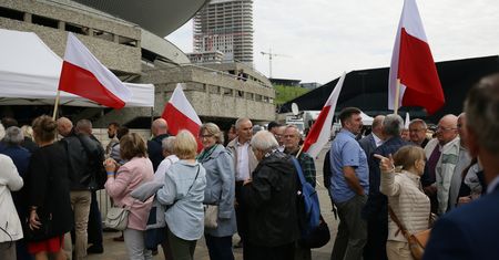 Kulisy konwencji PiS. "To jest moja partia, Kaczorek nasz"