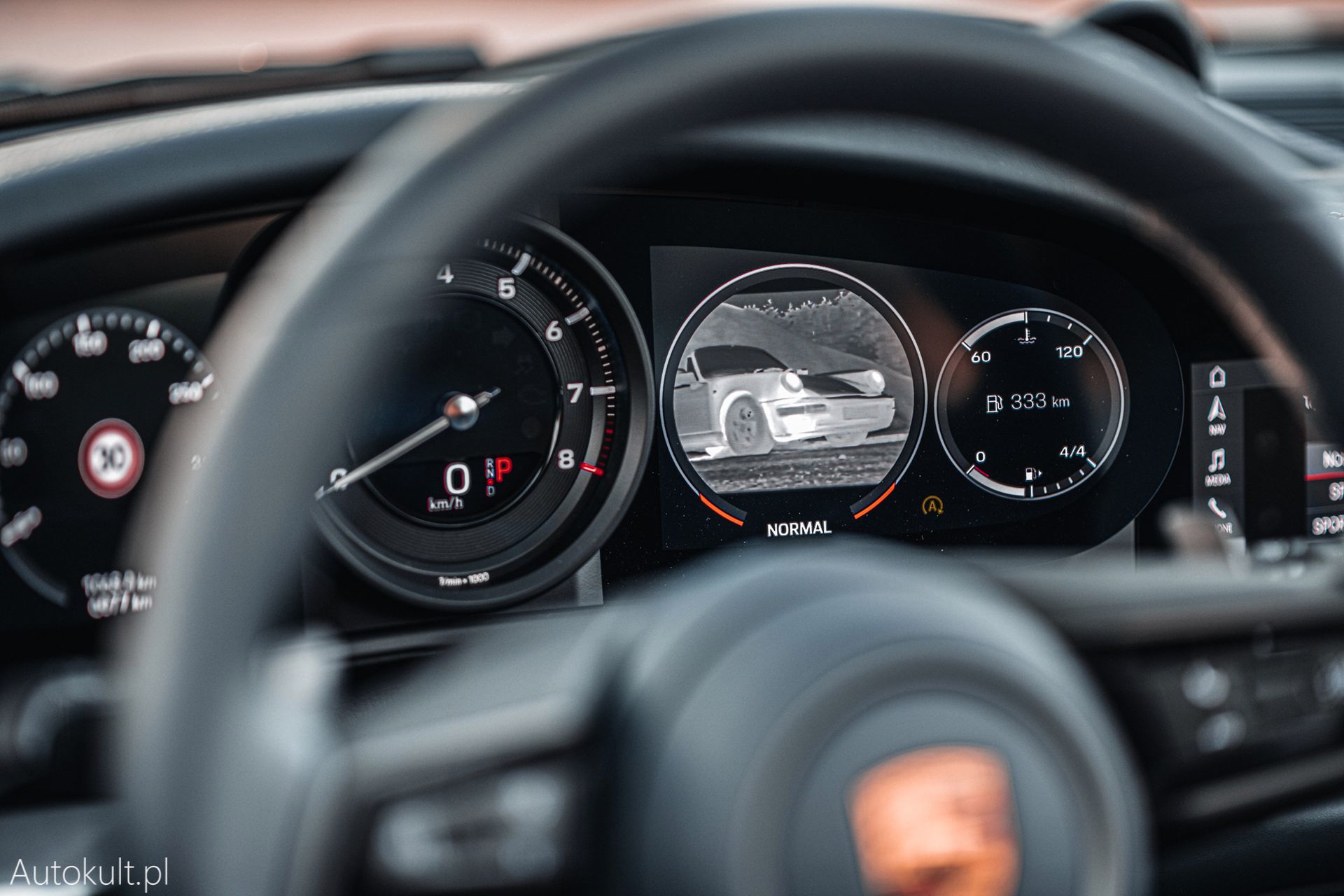 Porsche 911 992 Carrera 4S Cabrio vs. 911 964 Carrera 2 Cabrio
