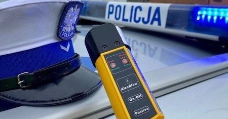 Gryfino: Pościg ulicami miasta. 52-latek nie zatrzymał się do kontroli, a później stawiał opór