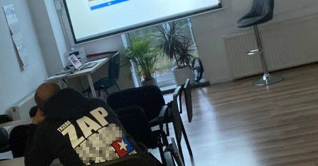 Bulwersujący strój instruktora nauki jazdy. Ekspert załamany