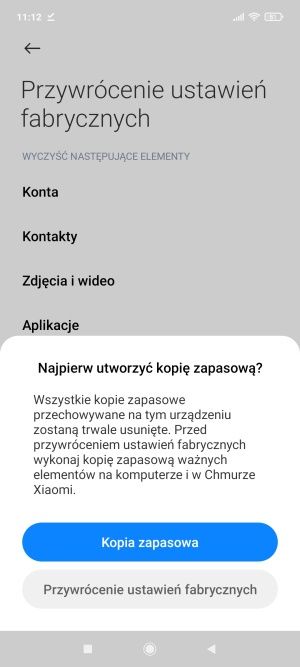 Przywracanie ustawień fabrycznych