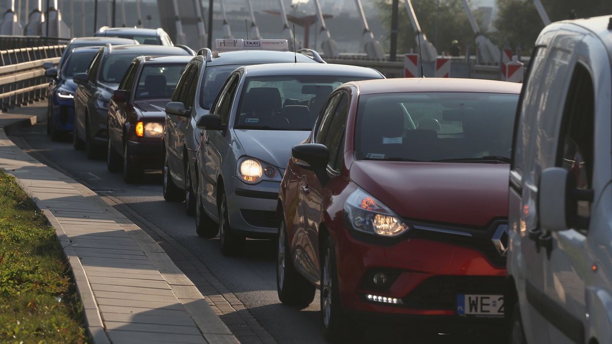 UE chce zmniejszyć emisje z nowych aut do zera od 2035 r. 