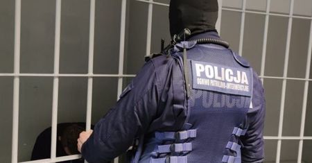 Śląsk. Pobił partnerkę, zdemolował mieszkanie. Domowy oprawca z Siemianowic Śląskich trafił do aresztu