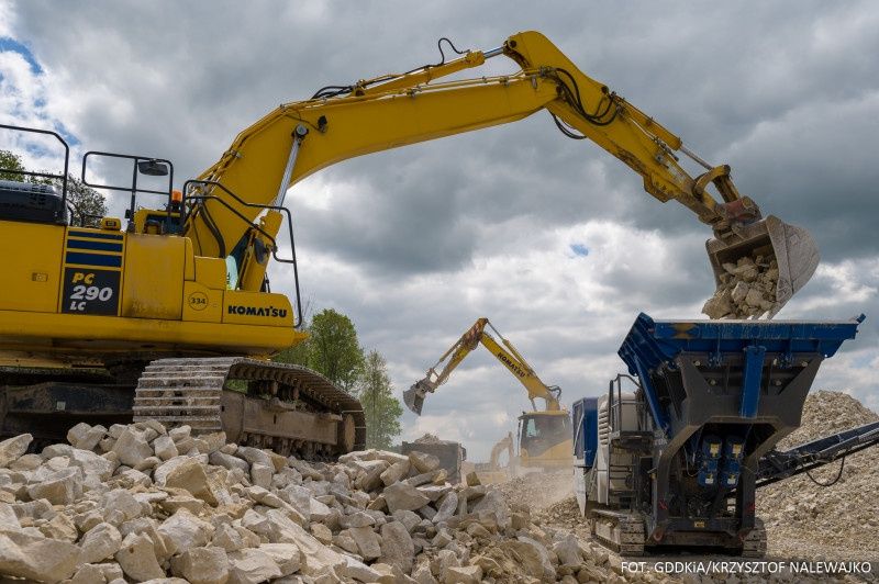 Kruszenie gruntów skalistych na odcinku S19 Lublin - Niedrzwica Duża