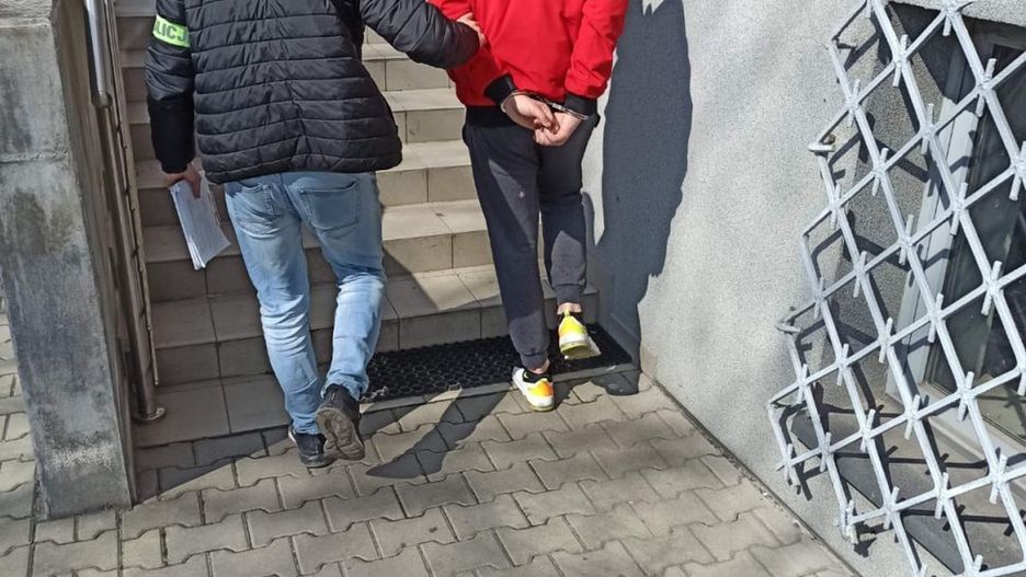 Będzin. Policjanci z Będzina zatrzymali dwóch sprawców rozboju. 