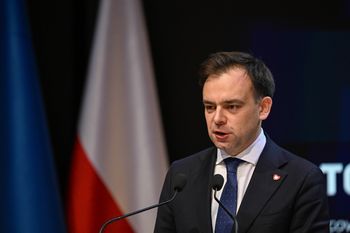Dług Polski rośnie. Grozi nam zapaść? Minister odpowiada