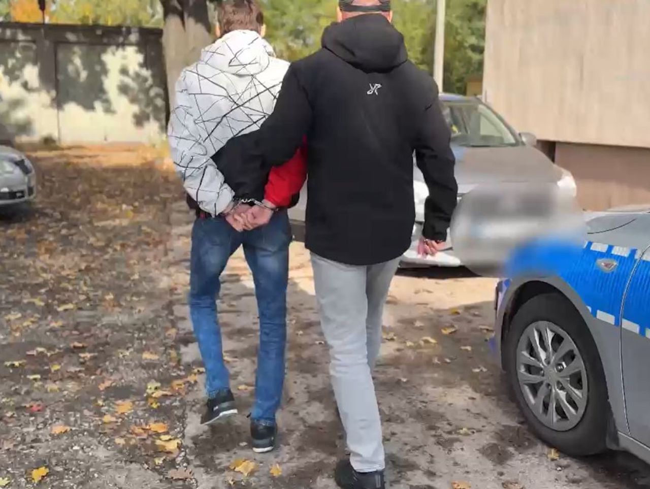 Zdzieszowice: Makabryczny finał rodzinnej kłótni. Pijany 39-latek chwycił za nóż i ranił matkę oraz brata