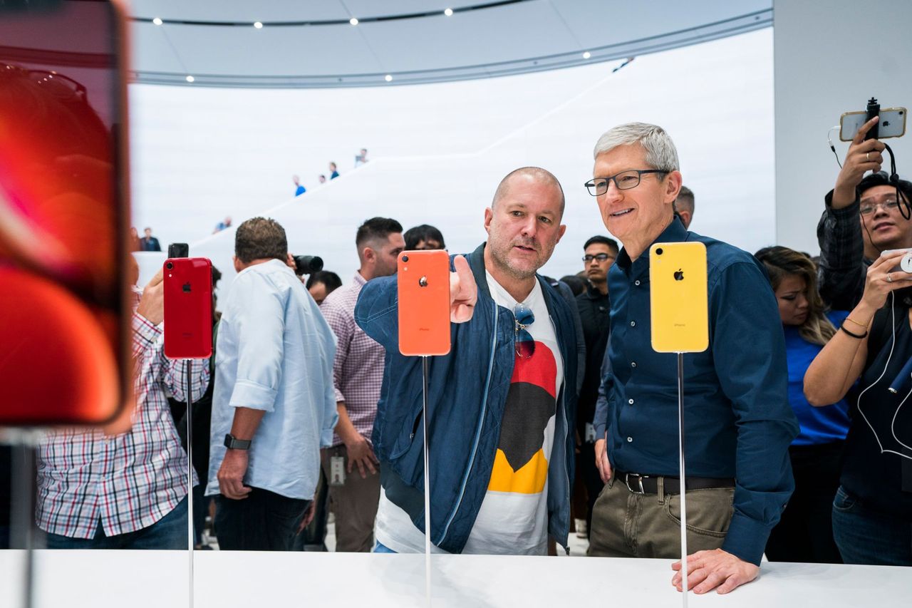 Jony Ive odchodzi z Apple'a, ale wciąż może projektować nowe iPhone'y i iPady