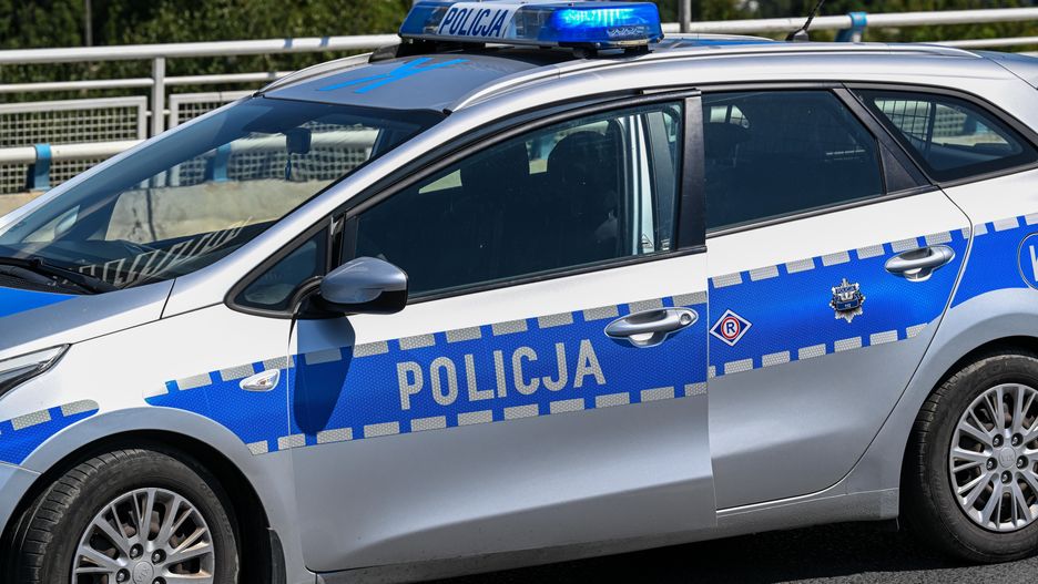policyjny radiow�z
Rzesz�w, 13.08.2024. Policyjny radiow�z w Rzeszowie, 13 bm. PAP/Darek Delmanowicz
Darek Delmanowicz
bezprawie, fot pnp, foto pnp, fotopnp, fotpnp, ilustracja, ilustracje, kogut, kolizja, mandat, patrol, pnp, policja, prawo, prewencja, przest�pstwo, radiow�z, wykroczenie, wypadek