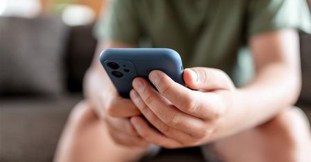 Mają 9 lat. Po treści pornograficzne sięgają w Polsce coraz młodsi