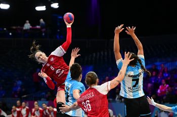 MŚ piłkarek ręcznych. Polki zagrają mecz o przetrwanie