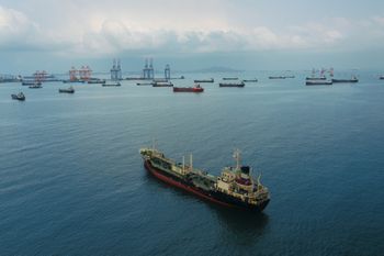 Pierwsza taka sytuacja od prawie dwóch lat. Ropa przebiła psychologiczną barierę