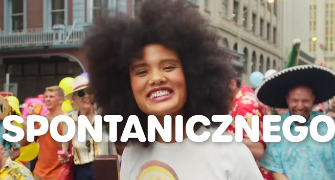 Big Milk reklamowany jako „najbardziej spontaniczny lód” (wideo)