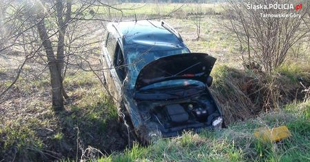 Śląsk. Pijany wybrał się na szczepienie. Zamiast do punktu szczepień trafił do rowu