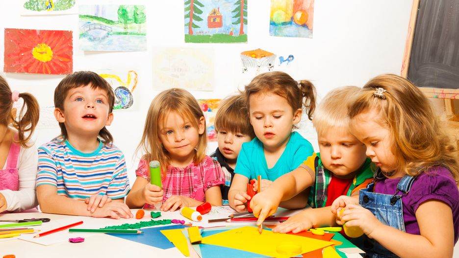 Szkoła waldorfska pobudza rozwój dziecka i zachęca je do współpracy w innymi dziećmi