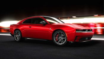 Dodge Charger oficjalnie trafi do Europy. Pod maską "sześciopak" i elektryk