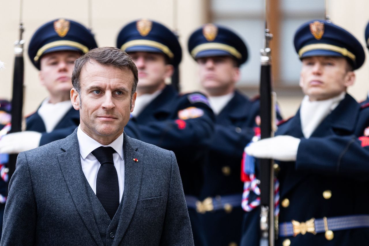 Macron urges steadfast support for Ukraine amid Russian threat