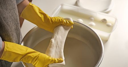 Już nie kupuję mozzarelli. Odkąd mam przepis od znajomego Włocha, robię ją sama