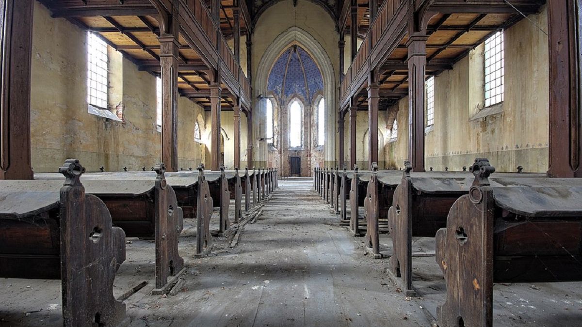 Ksiądz oddał kościół za złotówkę. Teraz cena to 1,5 mln złotych