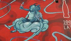 Murale w Warszawie i Krakowie z okazji stulecia Coca-Coli