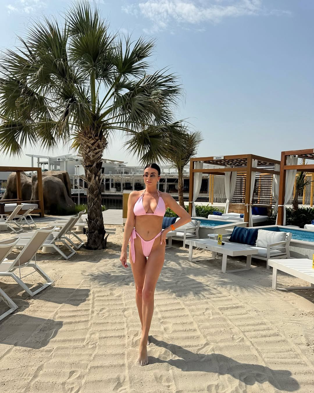 Magda Stępień w różowym bikini 